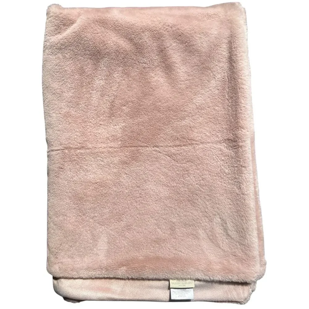 NWOT Blanc & Bleu Pink Faux Fur Plush Throw 50